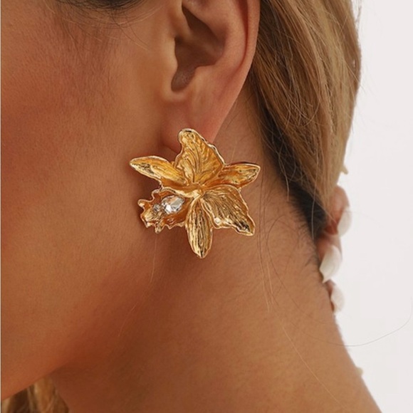 Gold Floral Earrings - Picture 2 of 8